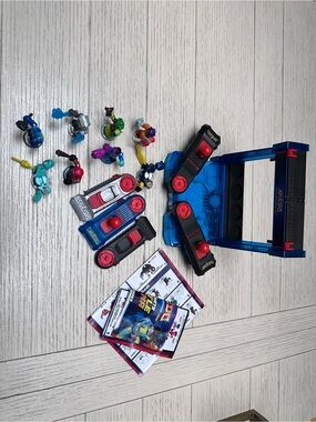 Akedo battle, Arena, including eight warriors